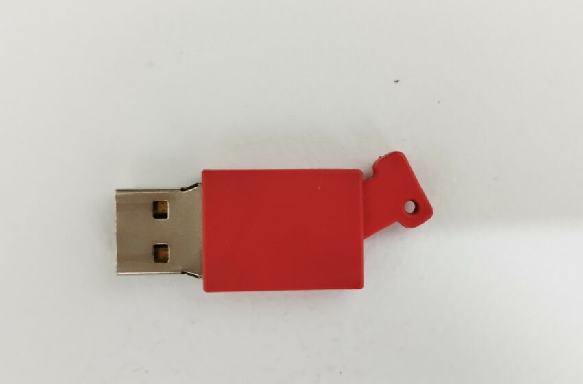  فلش بدون برند 8GB باکنترلر AU6989SNL/AU6989SN-GTA